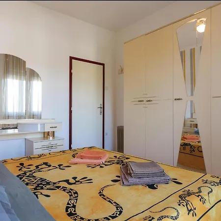 Apartment Cozy In With Kitchen