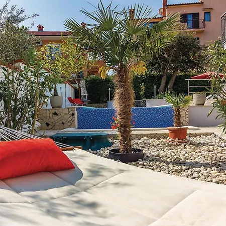 Gorgeous Apartment In Banjole * بنجول